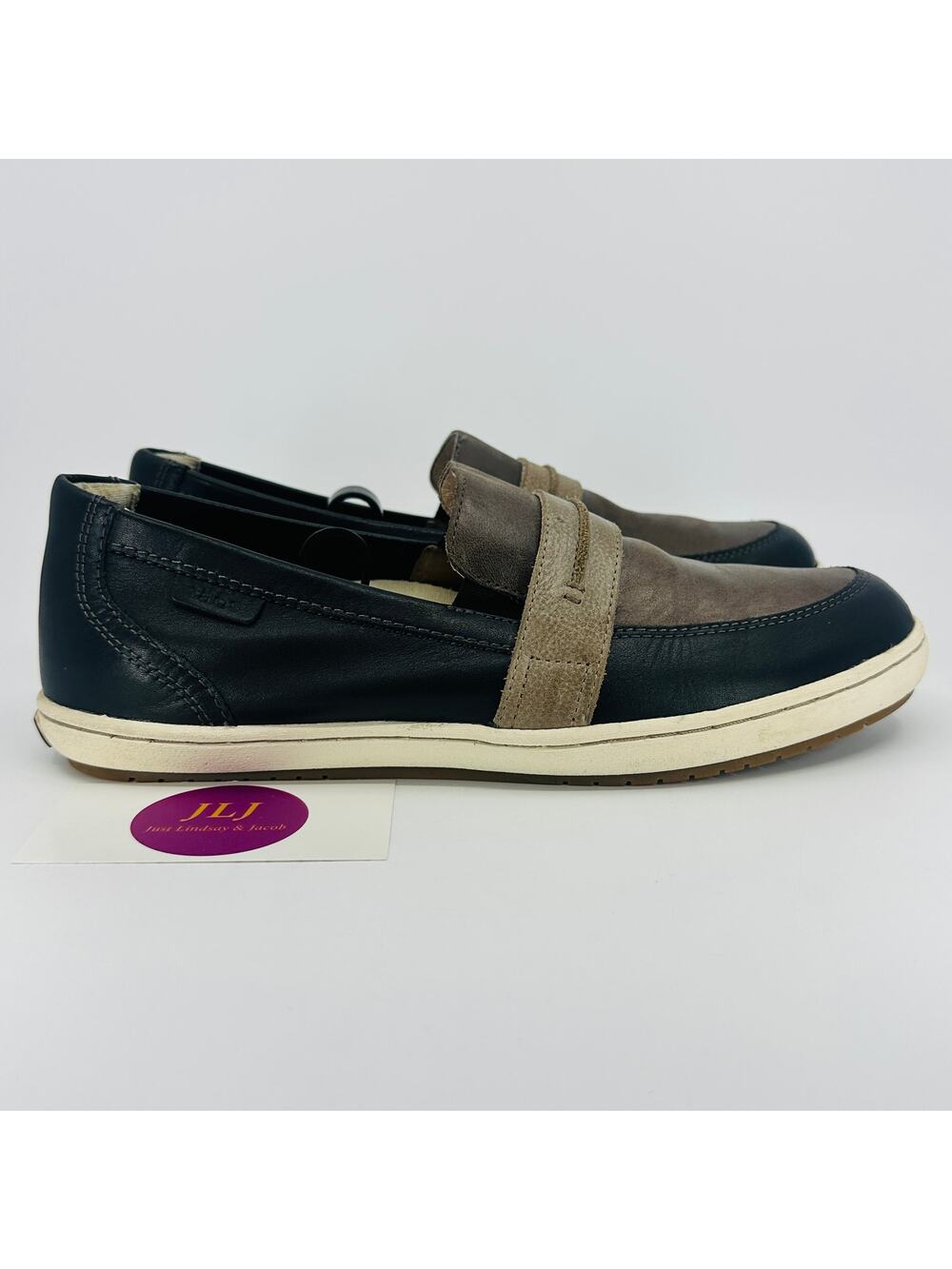 Taos Women's Upward Slip On Leather Comfort Loafers Black/Gray Size 9
